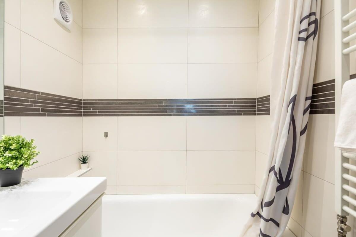 בודפשט Cozy Quiet Apartment With A Balcony מראה חיצוני תמונה