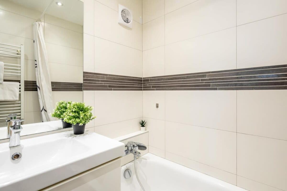 בודפשט Cozy Quiet Apartment With A Balcony מראה חיצוני תמונה